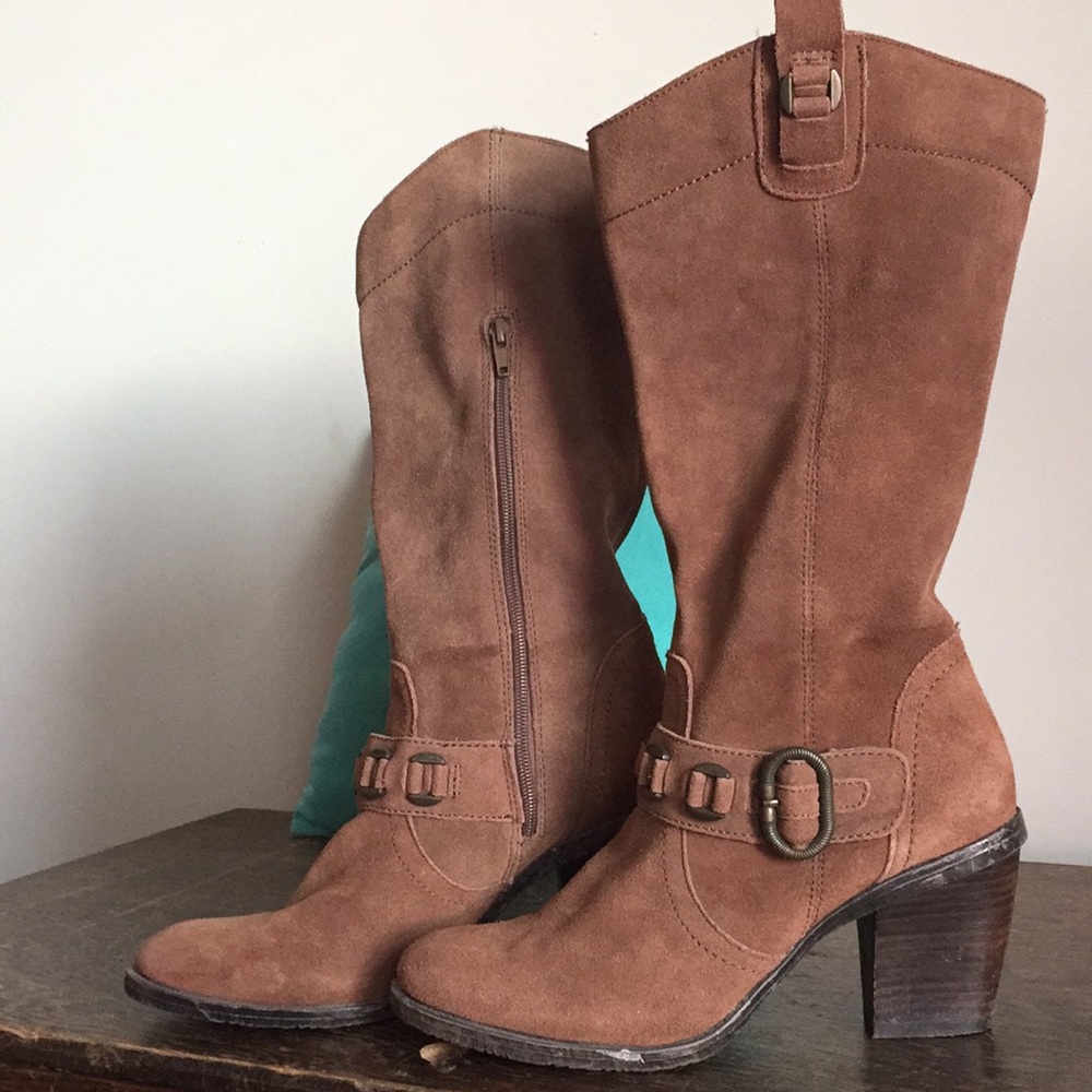 Boots - Picture 3 of 3